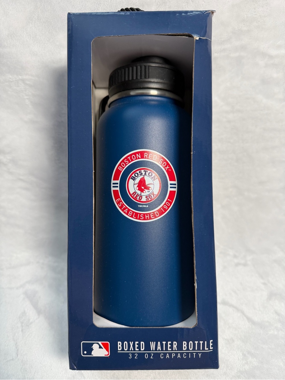 NWT Boston Red Sox 32oz Stainless Water Bottle